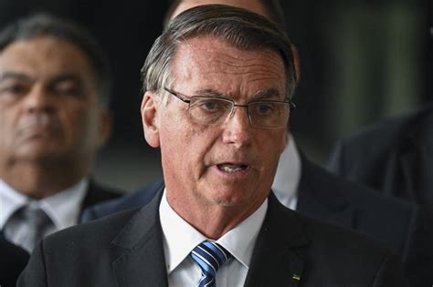 Bolsonaro recebe alta após novas cirurgias e deixará hospital em São