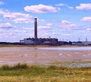 Demolition Of The Iconic Fawley Power Station Chimney Blue Funnel