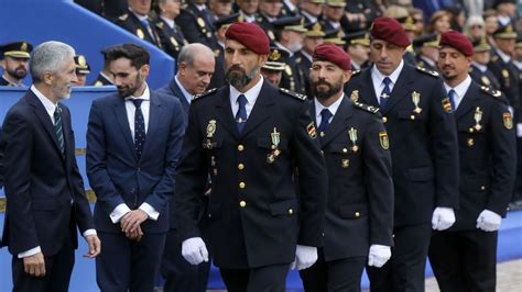 La Polic A Nacional Rinde Homenaje A Galicia Durante Su Acto Central