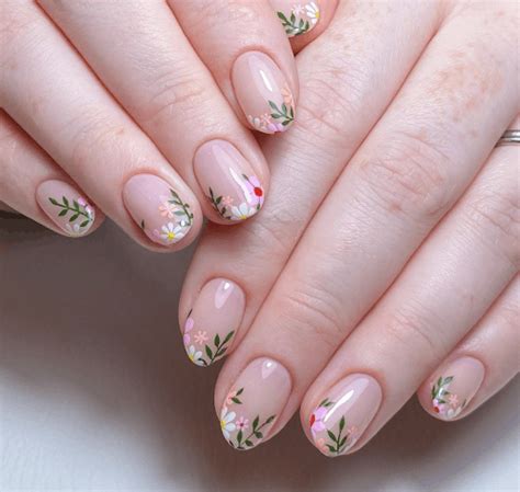 20 Best Gel Polish Nail Art Designs For 2025 Myglamm