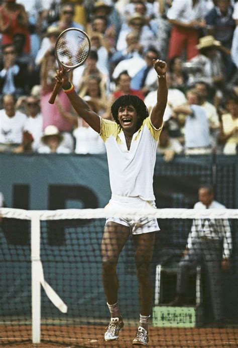 Tennis Lombre de Yannick Noah plane sur Roland Garros L Humanité