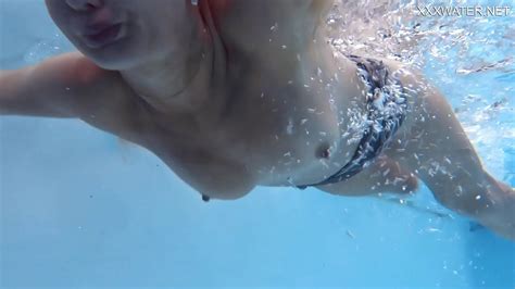 Swimming Pool Milf Russian Erotics Emily Ross XNXX