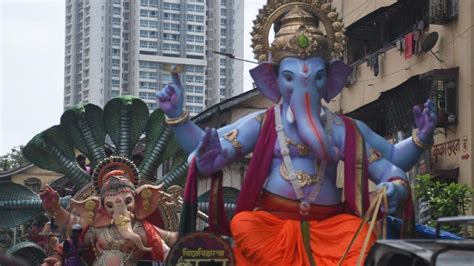 IN PHOTOS: Devotees welcome Ganpati idols ahead of festival in Mumbai