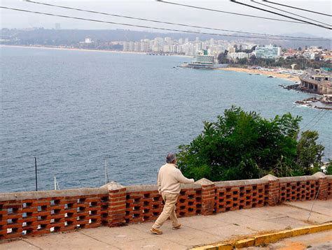 Conductor habría sido secuestrado y robado en Recreo en Viña del Mar