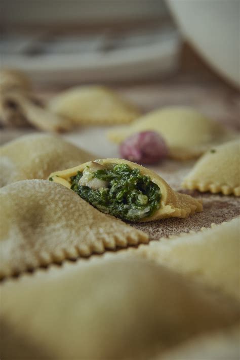 Raviolones Espinaca Champis Y Cebolla Caramelizada