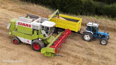 K Harvest Class Dominator Cs Harvesting Wheat In Suffolk