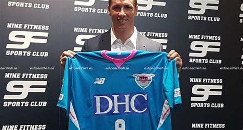 Fernando Torres Joins Sagan Tosu In Japan