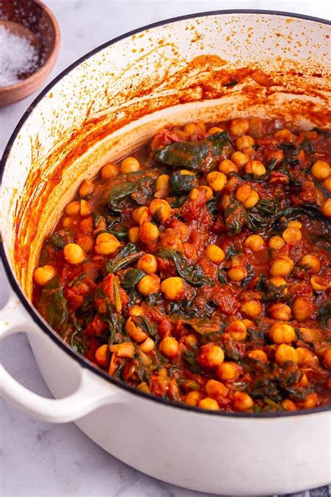 This Healthy Chickpea And Spinach Curry Is An Easy Vegan Recipe Which Takes Just 15 Minutes T