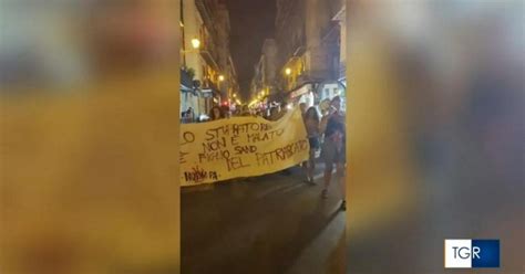 Solidariet Alla Vittima Dello Stupro Di Gruppo A Palermo Il Corteo