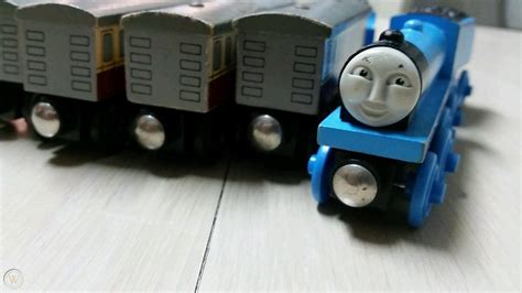 Thomas wooden railway gordon and four express coaches | #1726622451