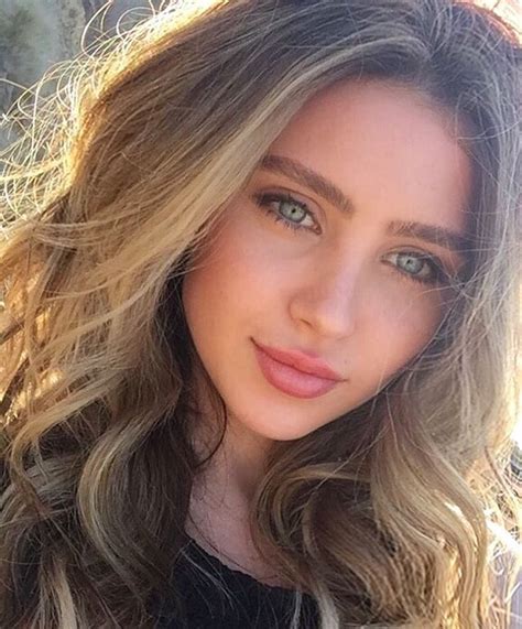 294 Mil Curtidas 299 Comentários Ryan Whitney Newman Ryrynewman