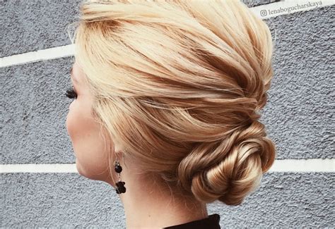 24 Professional Hairstyles For Every Type of Workplace