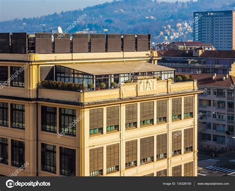 Sede de Fiat Lingotto en Turín HDR Foto editorial de stock