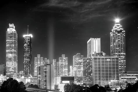 Downtown Atlanta Skyline Photograph by Mark Andrew Thomas - Fine Art ...