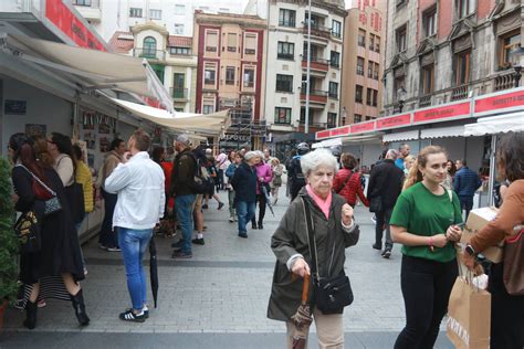 El ambiente de la Feria del Libro de Gijón El Comercio Diario de