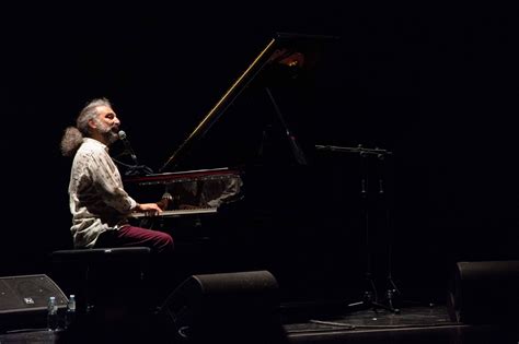 Risate E Lacrime Nel Piano Solo Di Stefano Bollani