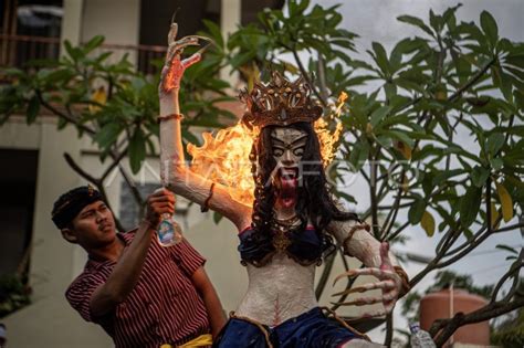 ARAK OGOH OGOH JELANG HARI RAYA NYEPI ANTARA Foto