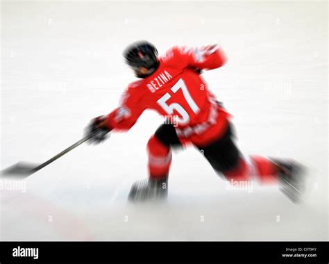 Ice Hockey Hi Res Stock Photography And Images Alamy