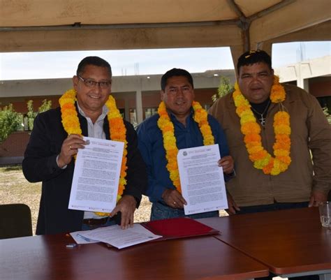 Gobernador Firma Dos Convenios Para La Construcci N De Tinglados En