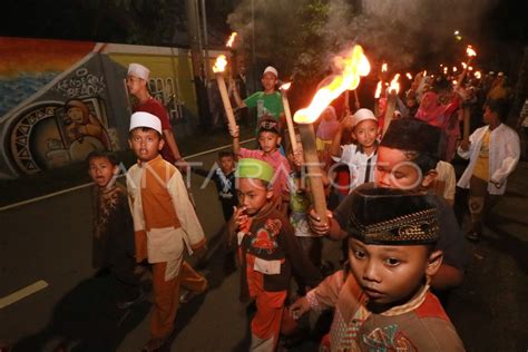 Pawai Obor Sambut Idul Fitri Antara Foto