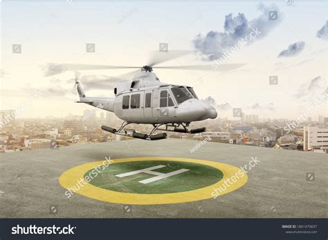 imagens de helipad clouds imagens fotos stock  vetores
