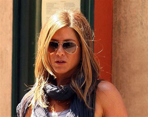 Welcome to RolexMagazine.com: Rolex Hotness: Jennifer Aniston Yellow ...