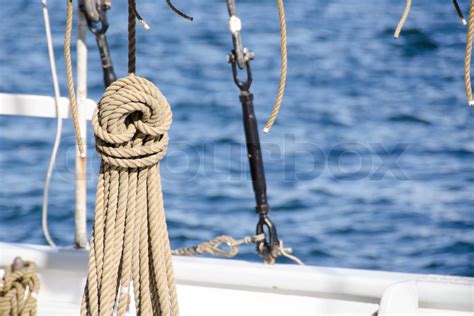 Ropes detalje på en gammel sejl skib Stock foto Colourbox