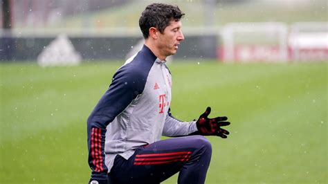 Robert Lewandowski Kontuzjowany Kiedy Wr Ci Do Gry Tvp Sport