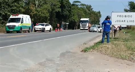 A Gazeta Acidente Entre Carro E Motos Deixa Mortos Na Br