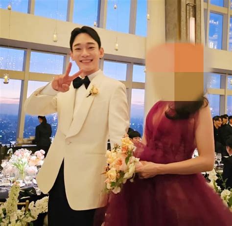 EXO’s Chen, wife hold wedding ceremony 3 years after registering marriage