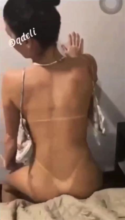 Amateur Girl Dancing Naked At Home Cnn Amador