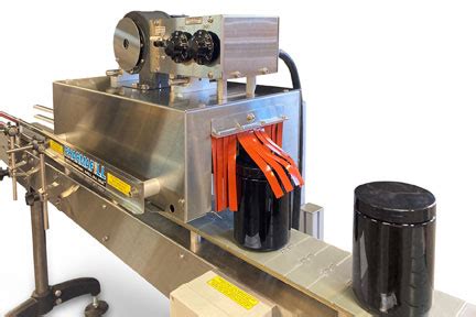 Heat Tunnel Automatically Shrinks Tamper Evident Bands Sleeve Labels