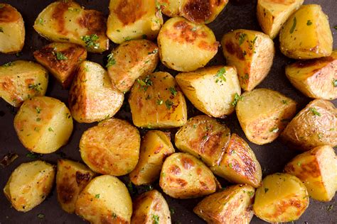 Easy Roasted Yukon Potatoes Bravabod