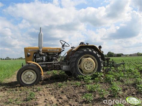 Zdjęcie ciagnik Ursus C 330M Bomet 3 393442 Galeria rolnicza agrofoto