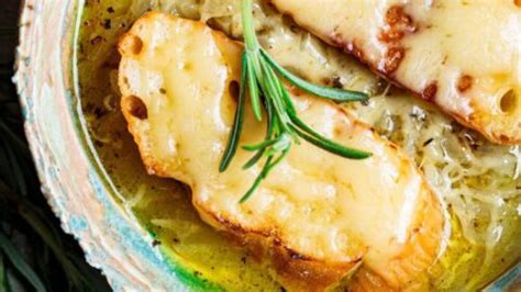 Pioneer Woman Crockpot French Onion Soup - Delish Sides