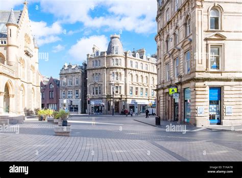 Dundee Scotland Uk March 23 2019 A Quiet Albert Square In Dundee