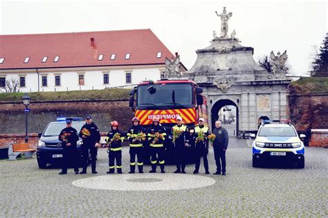 Video Martie La Alba Iulia Poli I Tii Pompierii I Jandarmii Au