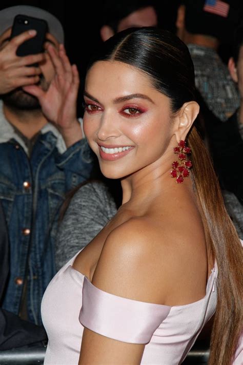 Deepika Padukone 3000×4500 Rbollywooduhqonly