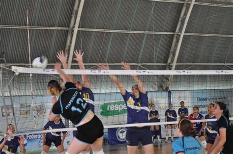 Rodada Dupla Em Arauc Ria No Adulto Masculino E Feminino Volei Parana