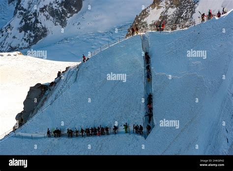 Gipfel Gipfel Chamonix Aiguille Midi Fotos Und Bildmaterial In Hoher