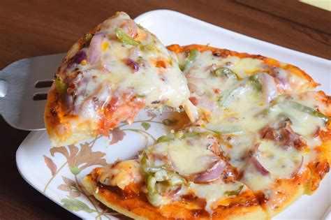 No Oven Veg Pizza Pizza In Kadai Recipe Homemade No Yeast Magic