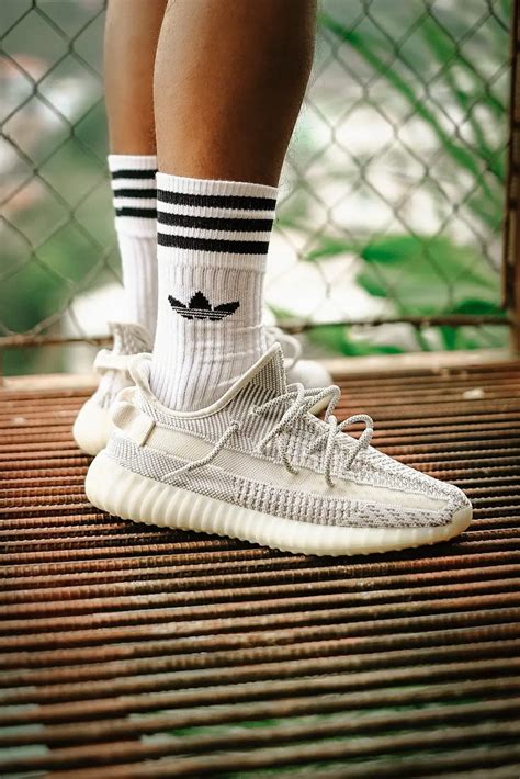 Best Socks For Yeezys A Complete Guide Shunvogue