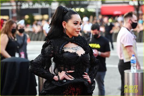 Bella Poarch Strikes A Pose At The Mtv Vmas 2021 Photo 4621240