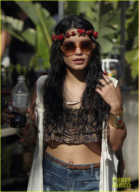 Vanessa Hudgens & Austin Butler: Coachella Day Three!: Photo 2649455 | 2012 Coachella Music ...