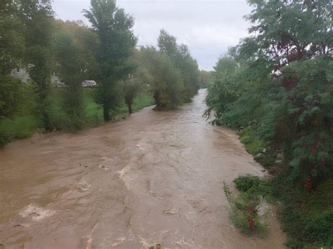 Rh Ne Mm De Pluie Tomb S Depuis Cette Nuit Inondations Arbres