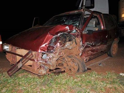 Durante Ultrapassagem Carro Crian A Colide Em Carreta Na Ms