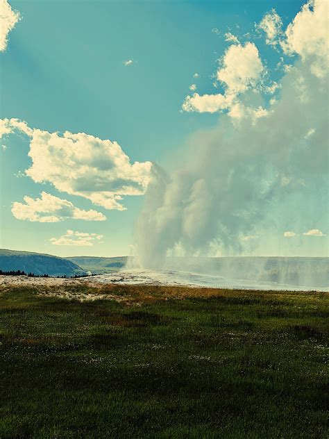 Old Faithful (Yellowstone National Park) [OC] [3024x4032] : r/EarthPorn