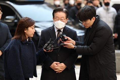 이재명 첫 공판서 혐의 부인…김문기 몇 번 봤어도 아는 사람 아냐 네이트 뉴스