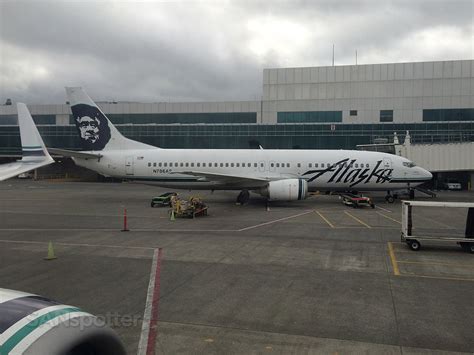 Warning: Alaska Airlines 737-700 first class is a wee bit old school – SANspotter