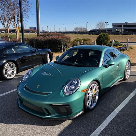 Auratium Green Metallic Porsche Colors